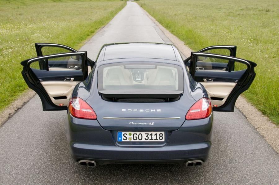  Porsche Panamera 2009 года  (фото 95 из 144)